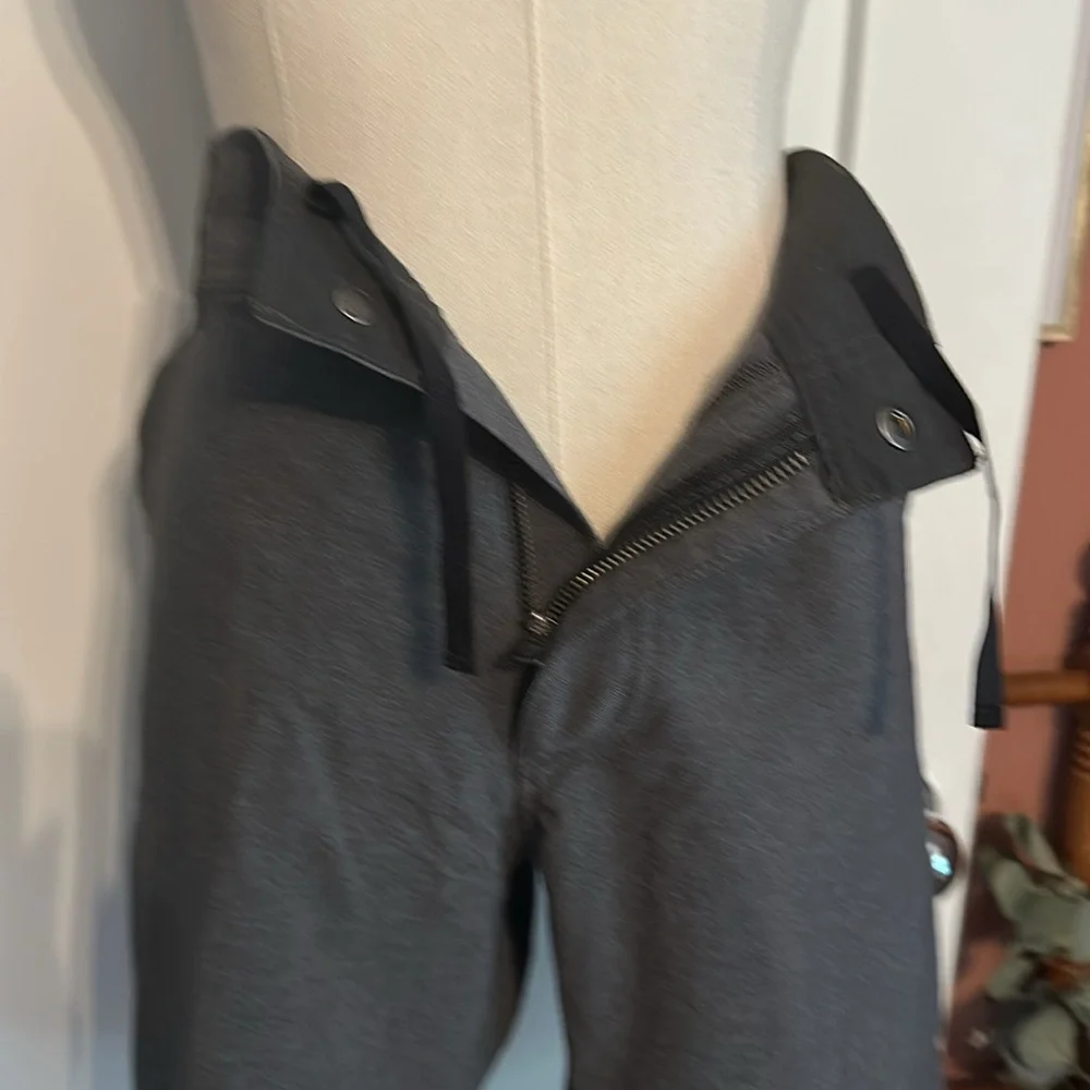 Kuhl men’s shift Amphibia carbon 34 pockets nylon blend snap drawstring shorts - Picture 6 of 16